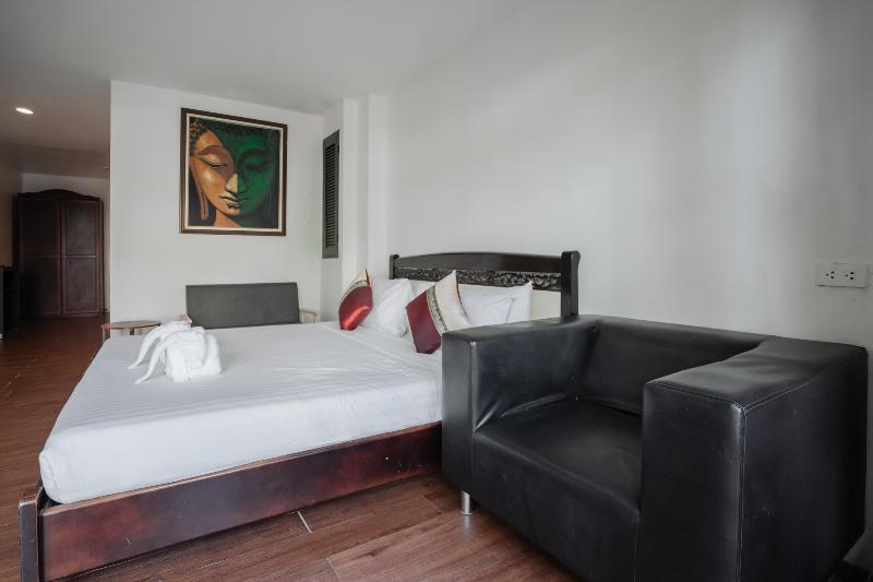 Club Bamboo Boutique Patong Beach Resort - Oda