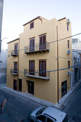 Mareluna Residence