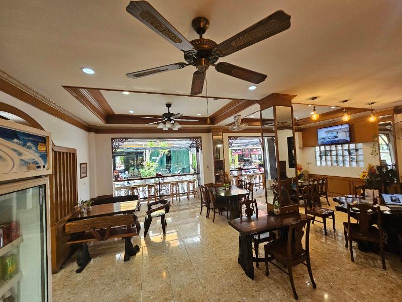 Nanai 2 Residence Patong - Restoran