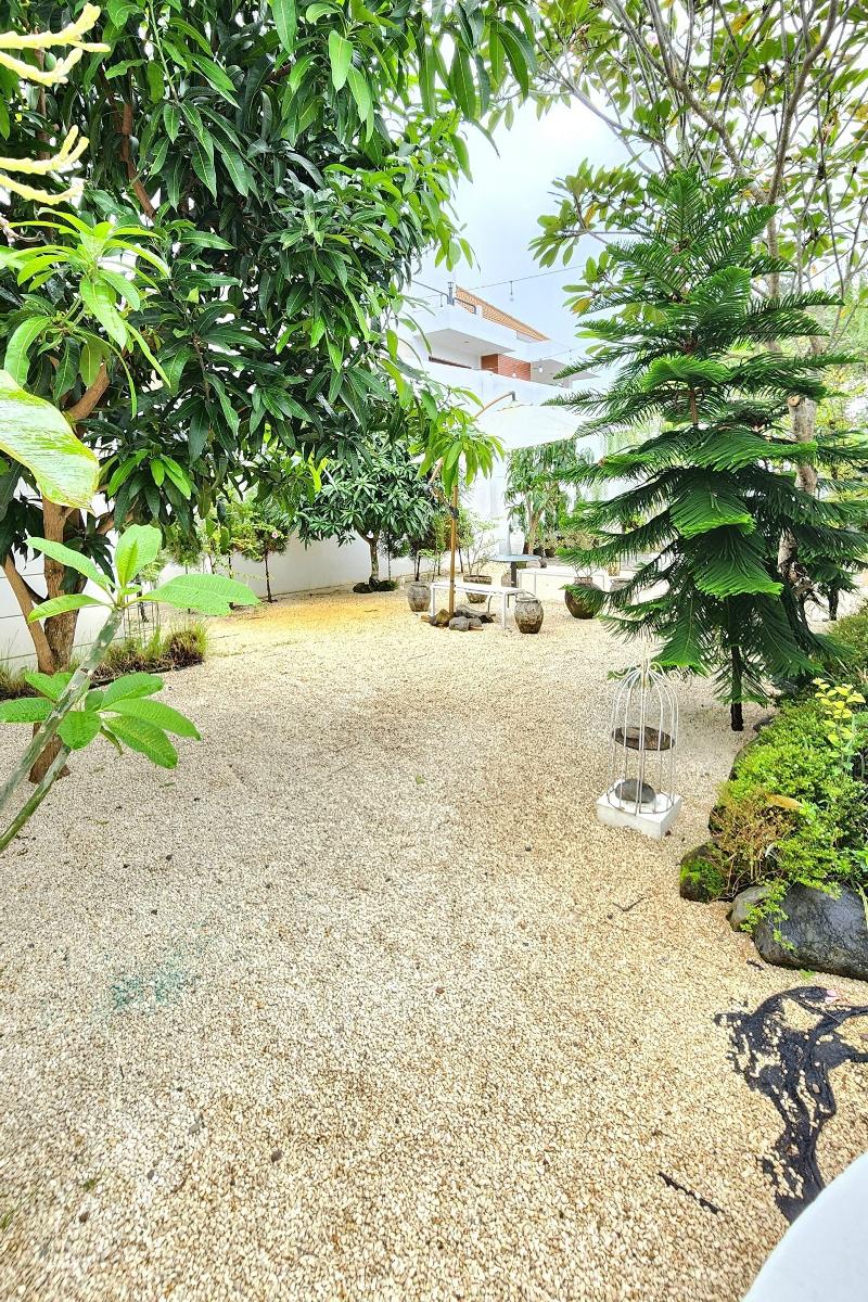 Floraison Living Villa Yogyakarta By Zuzu - Genel