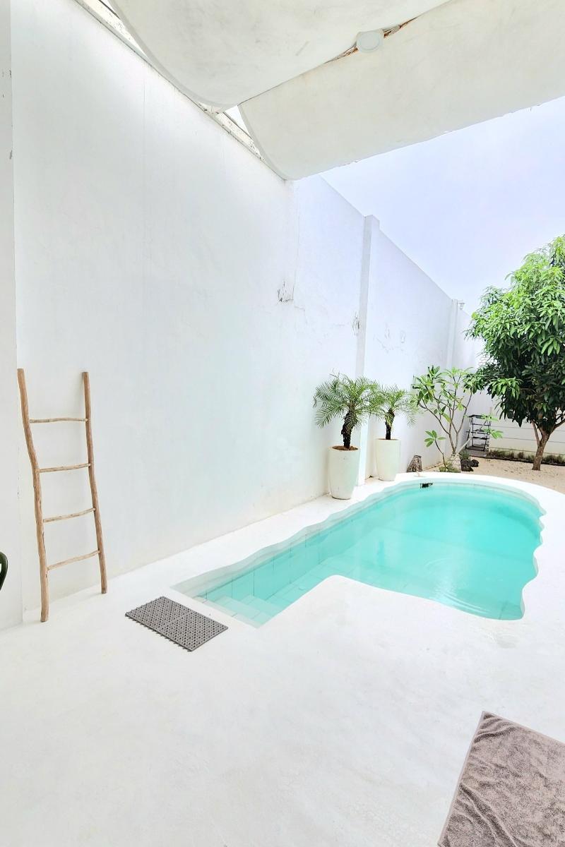 Floraison Living Villa Yogyakarta By Zuzu - Havuz