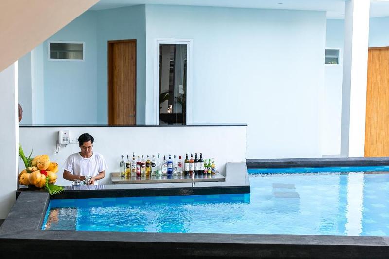 Coco & Pineapple Pants Hostel By Zuzu - Bar