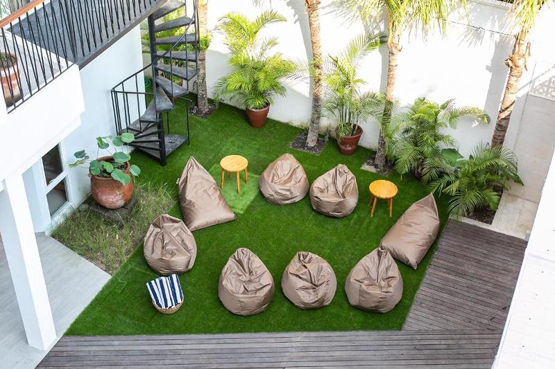 Coco & Pineapple Pants Hostel By Zuzu - Genel