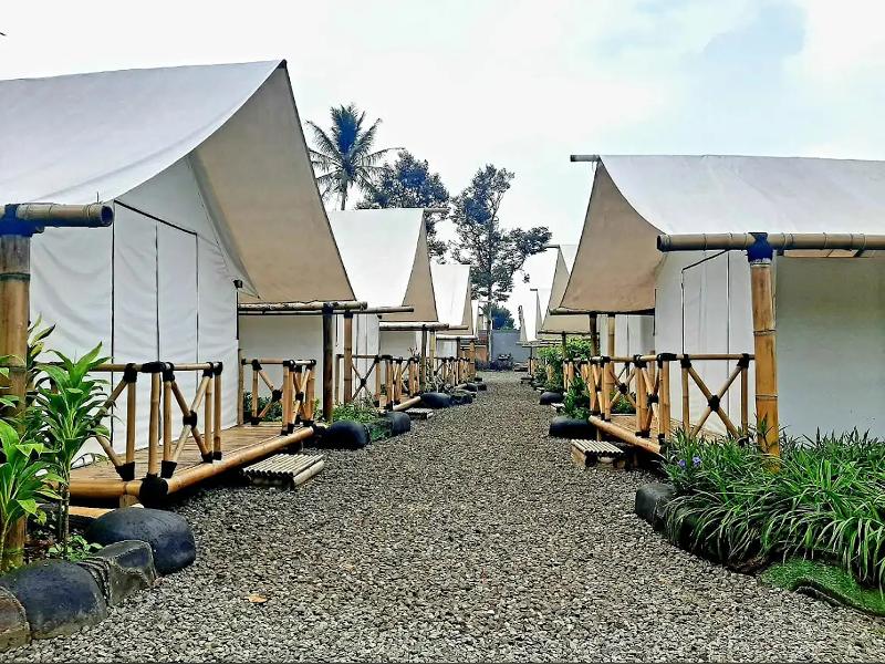 D’Royale Tapos Resort Bogor By Zuzu - Oda