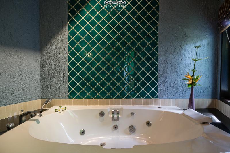 Peace Laguna Resort and Spa - Oda
