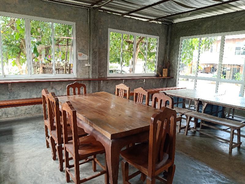 Phumchan Place Hotel By Zuzu - Restoran
