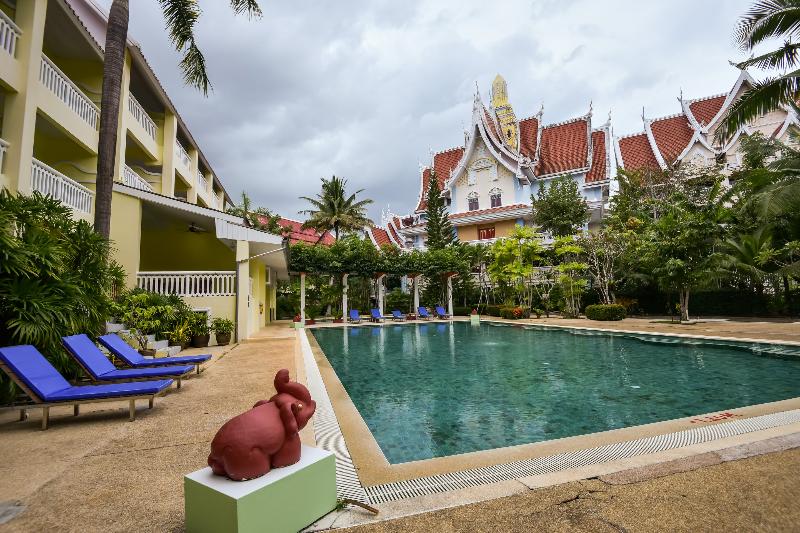 Capital O 406 Krabi Success Beach Resort - Havuz