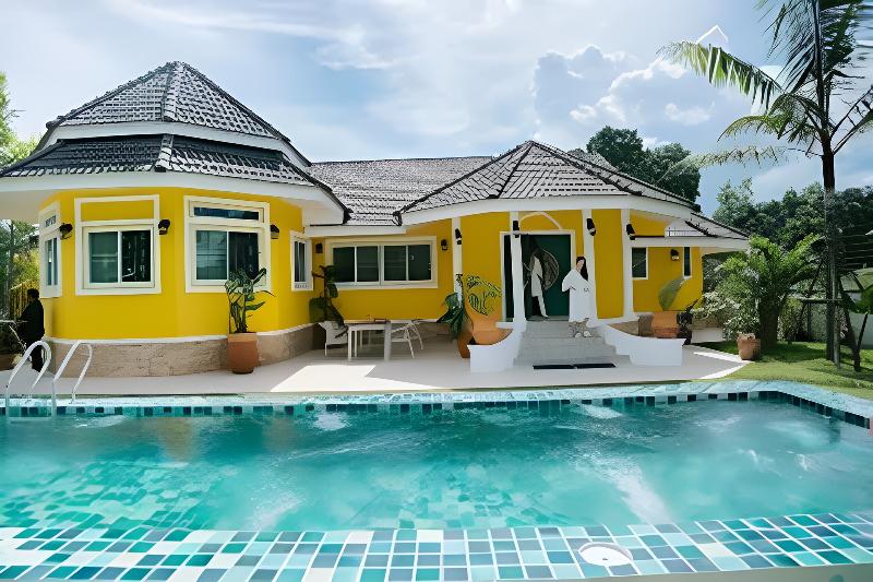 Villa Cavallo Chiangrai By Zuzu - Havuz
