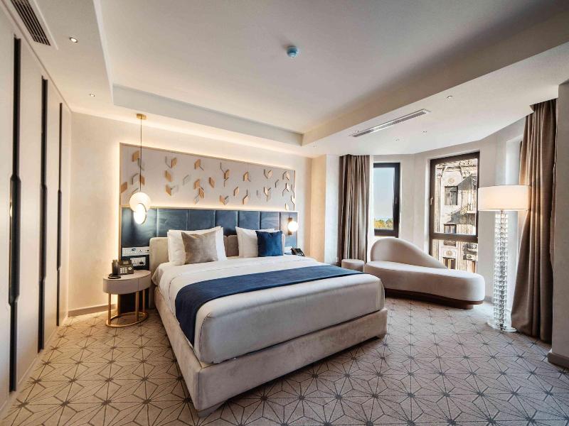 Seven Gates Hotel - Oda