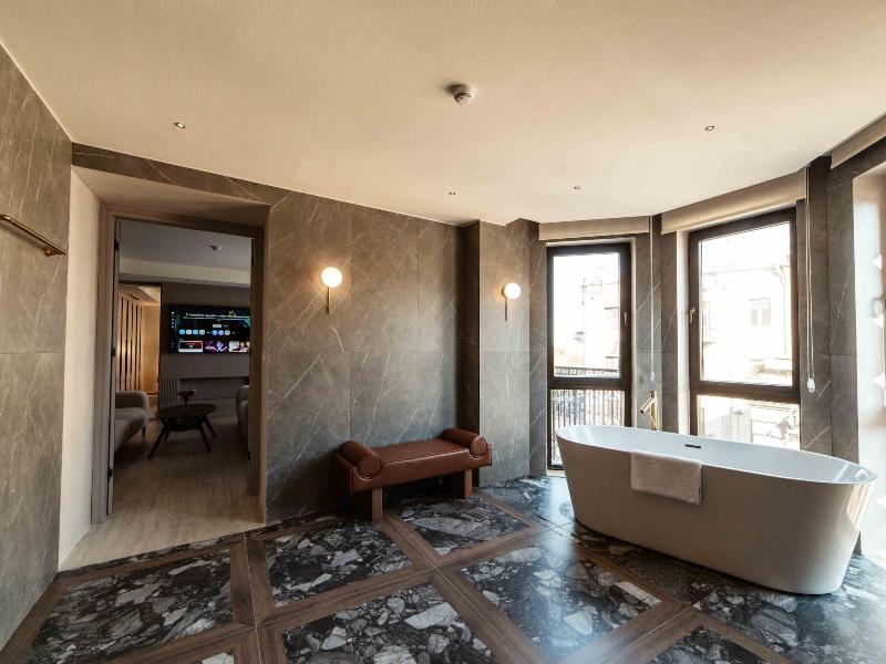 Seven Gates Hotel - Oda
