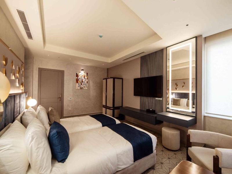 Seven Gates Hotel - Oda