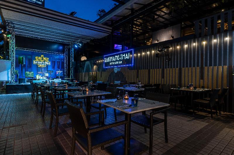Holiday Inn Resort Krabi Ao Nang Beach - Bar