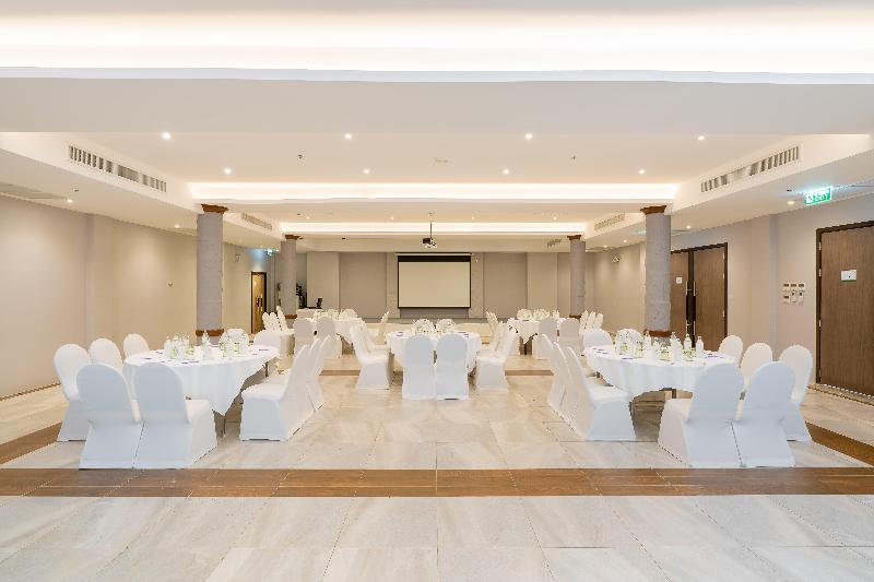 Holiday Inn Resort Krabi Ao Nang Beach - Toplantı