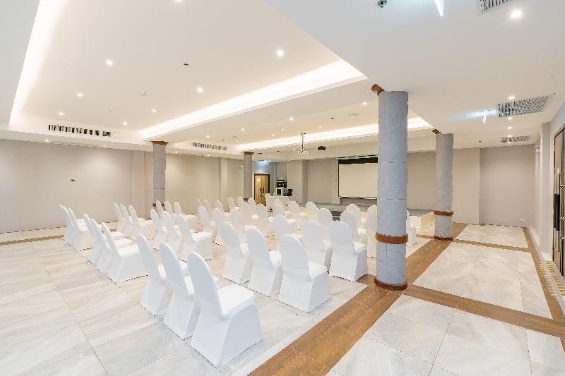 Holiday Inn Resort Krabi Ao Nang Beach - Toplantı