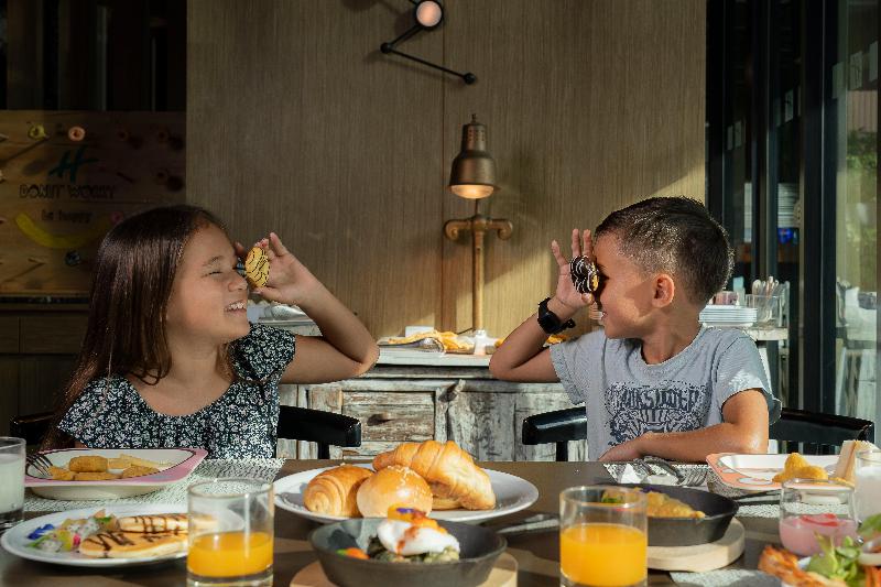 Holiday Inn Resort Krabi Ao Nang Beach - Restoran
