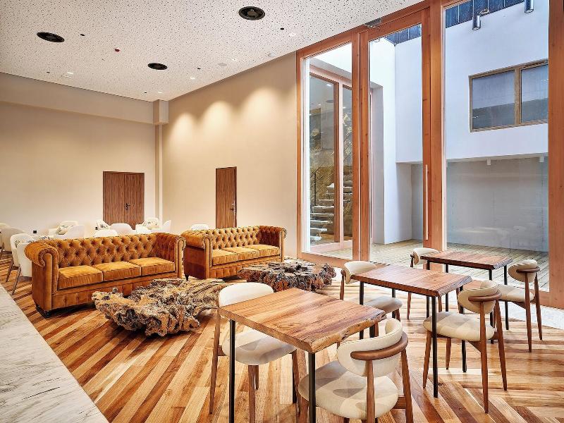 The Log Porto Hotel - Lobi