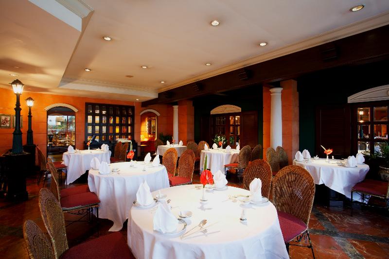 Centara Grand at Central Plaza Ladprao Bangkok - Restoran
