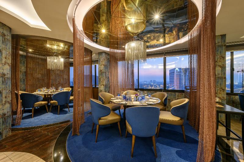 Centara Grand at Central Plaza Ladprao Bangkok - Restoran