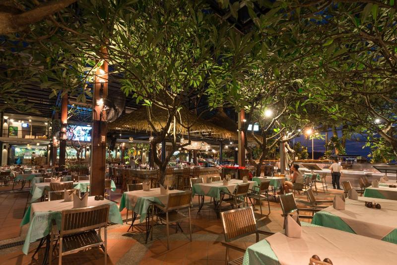 Baan Laimai Beach Resort - Restoran