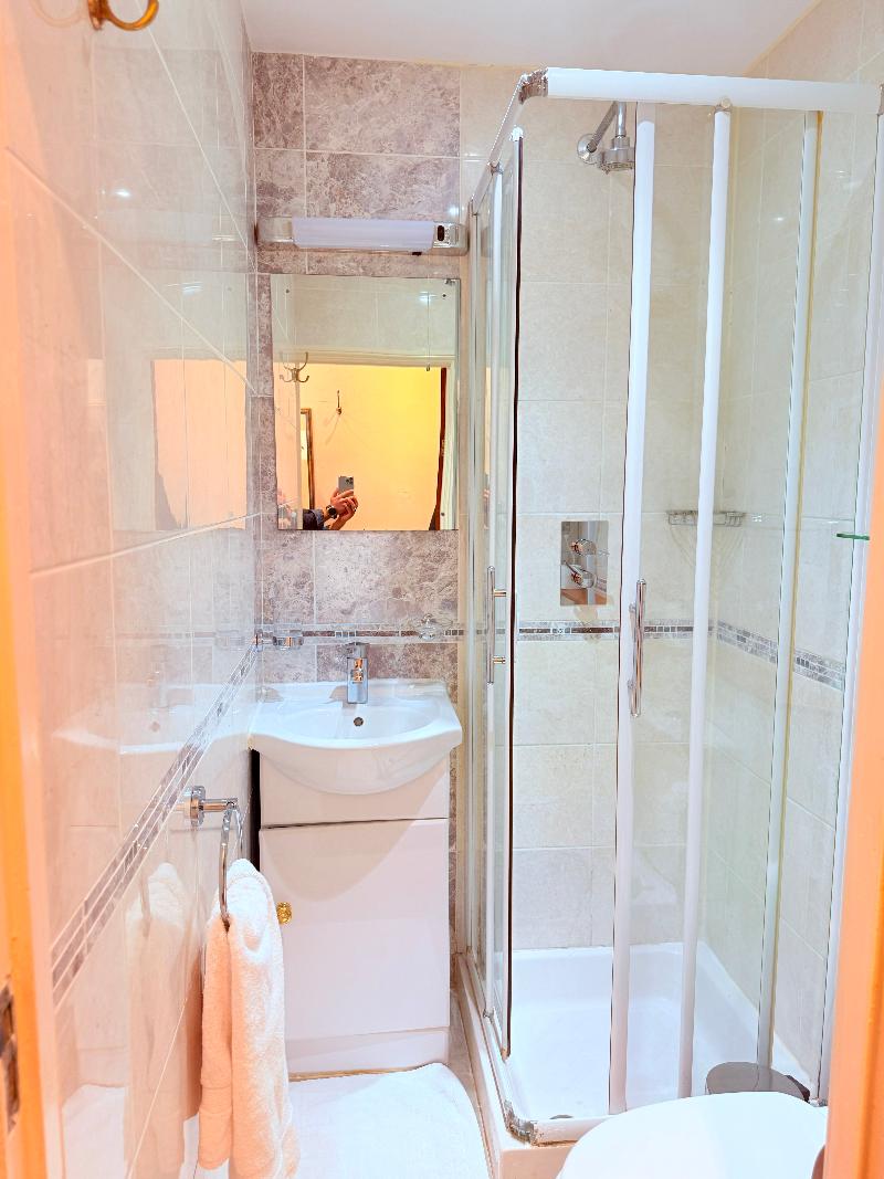 Albro House Hotel - Oda