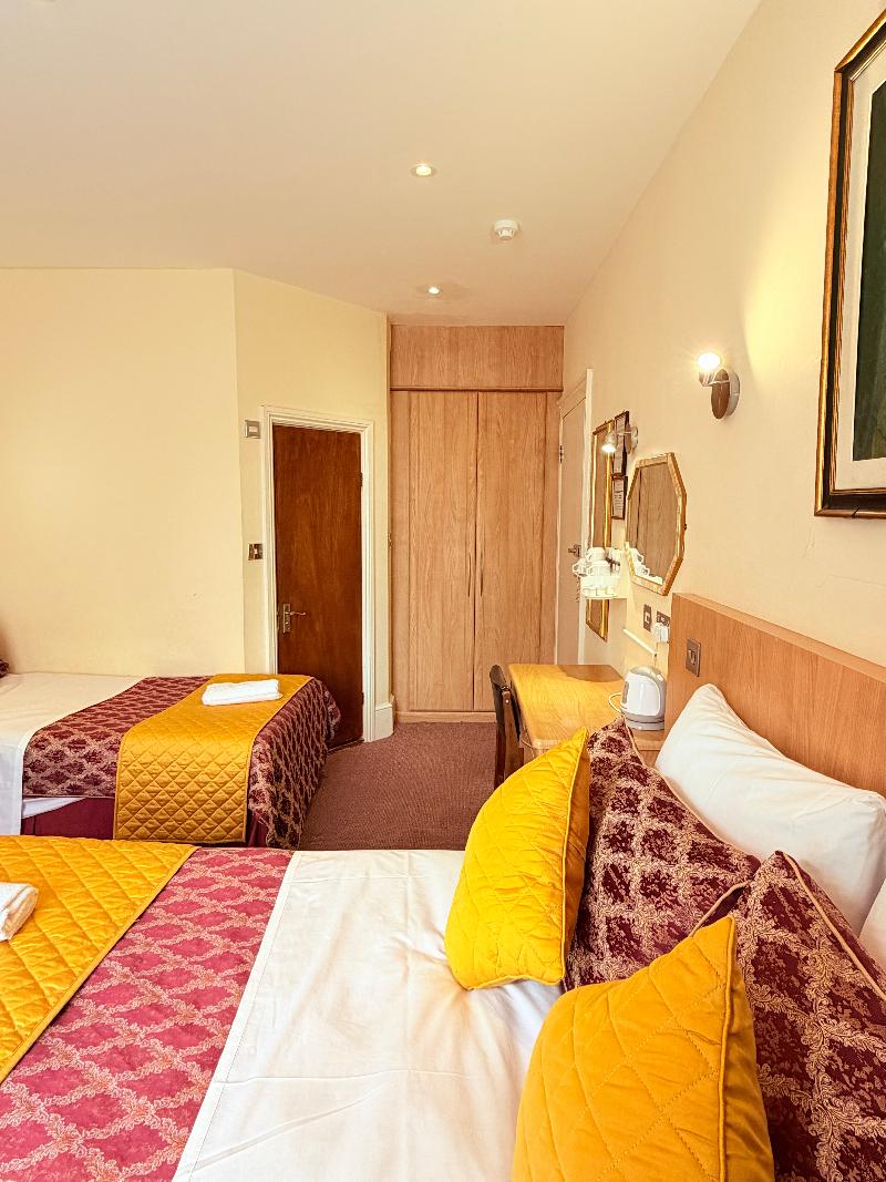 Albro House Hotel - Oda