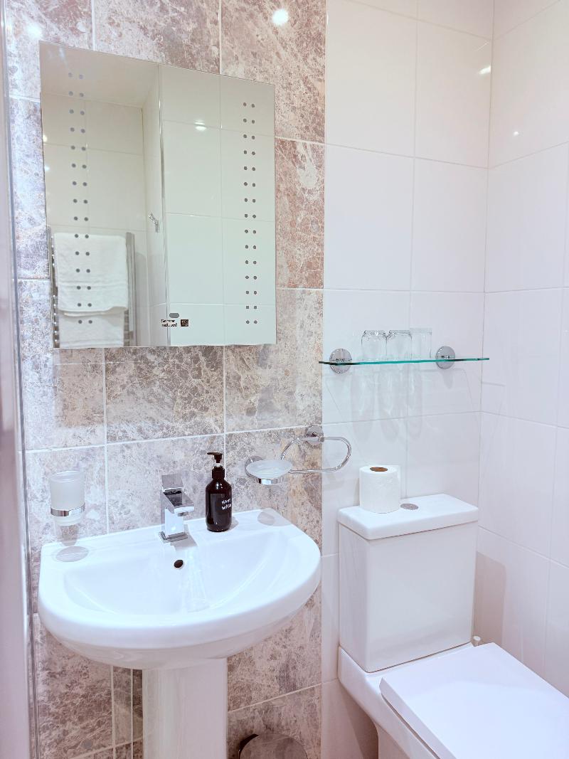 Albro House Hotel - Oda