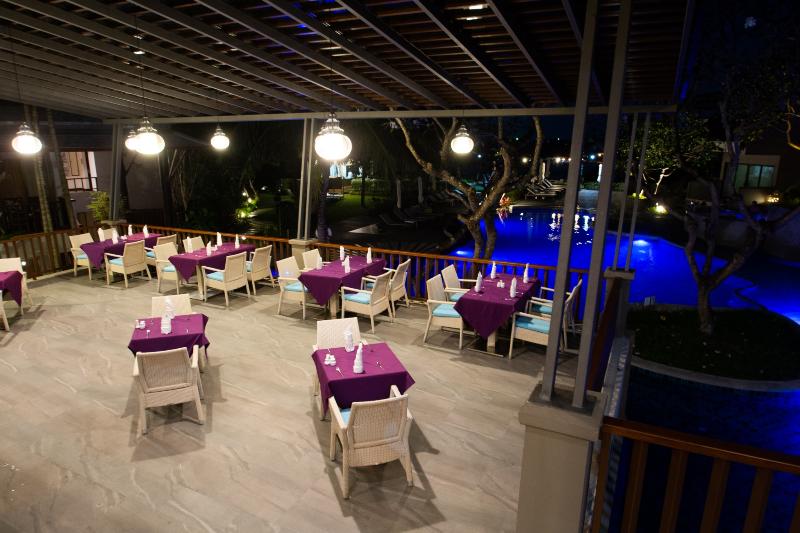 Andaman Cannacia Resort & Spa - Restoran