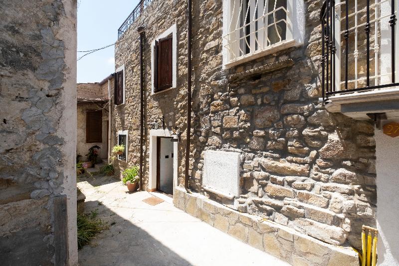 Le Stanze Del Conte - Oda