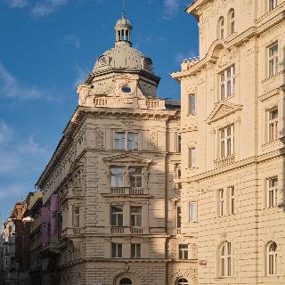 Sir Prague, part of Sircle Collection fotoÄŸrafÄ±