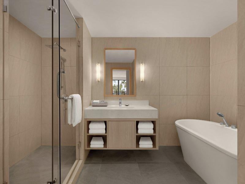 Courtyard by Marriott Phuket, Patong Beach - Oda