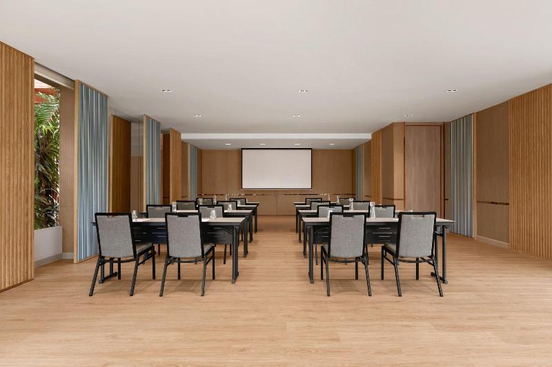 Courtyard by Marriott Phuket, Patong Beach - Plaj