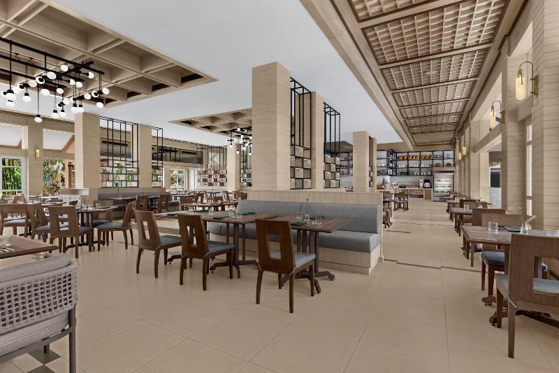 Courtyard by Marriott Phuket, Patong Beach - Restoran