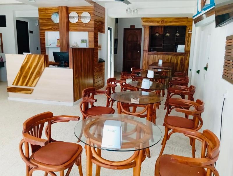The Turtle Hive Maldives Velaavani Dhiffushi - Restoran