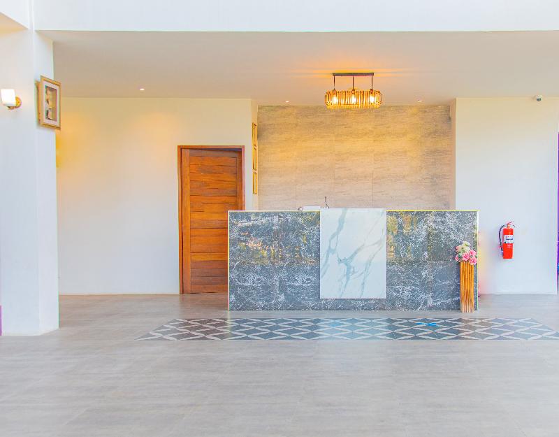 Alhambra Pool Villas & Pool Access Rooms - Lobi