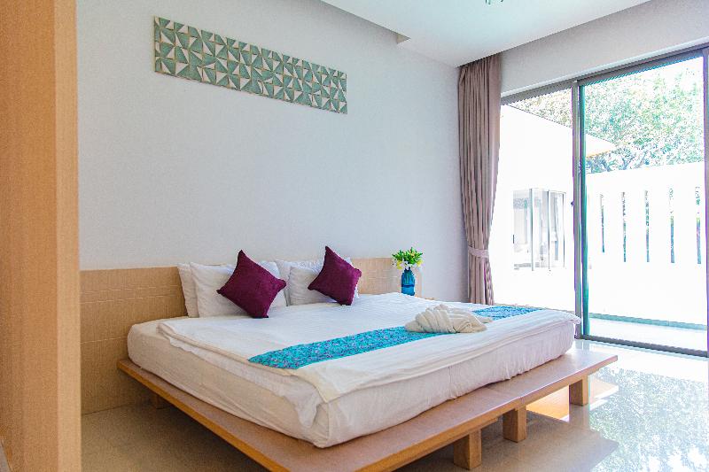 Alhambra Pool Villas & Pool Access Rooms - Oda
