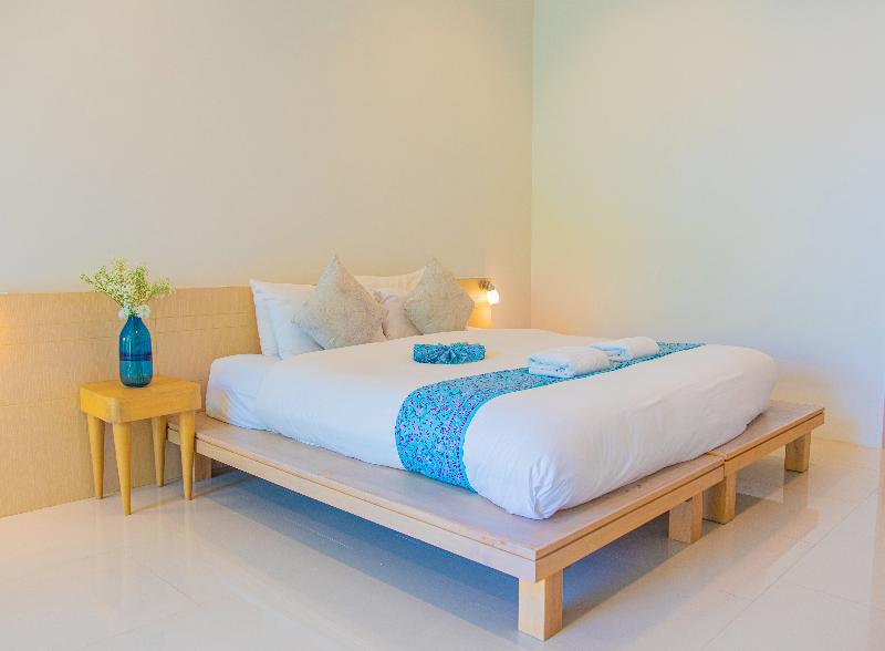 Alhambra Pool Villas & Pool Access Rooms - Oda
