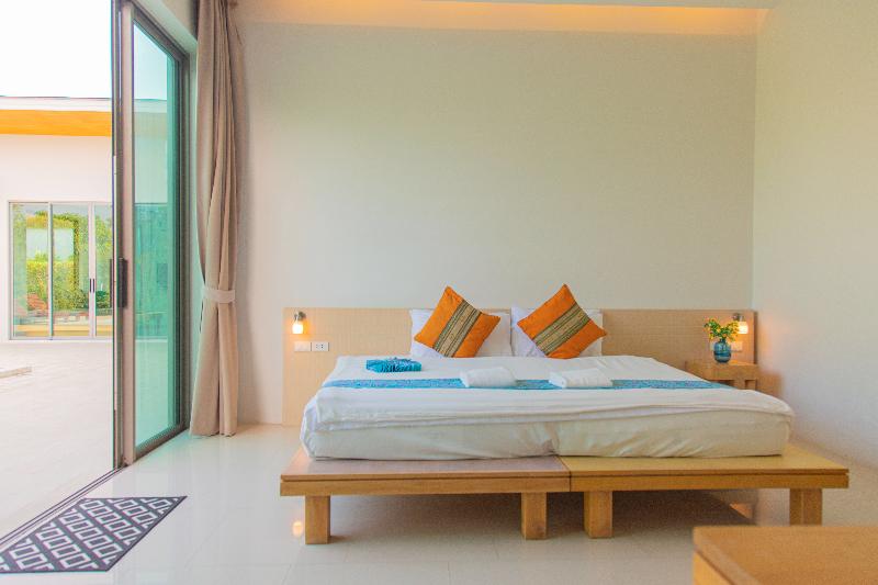 Alhambra Pool Villas & Pool Access Rooms - Oda