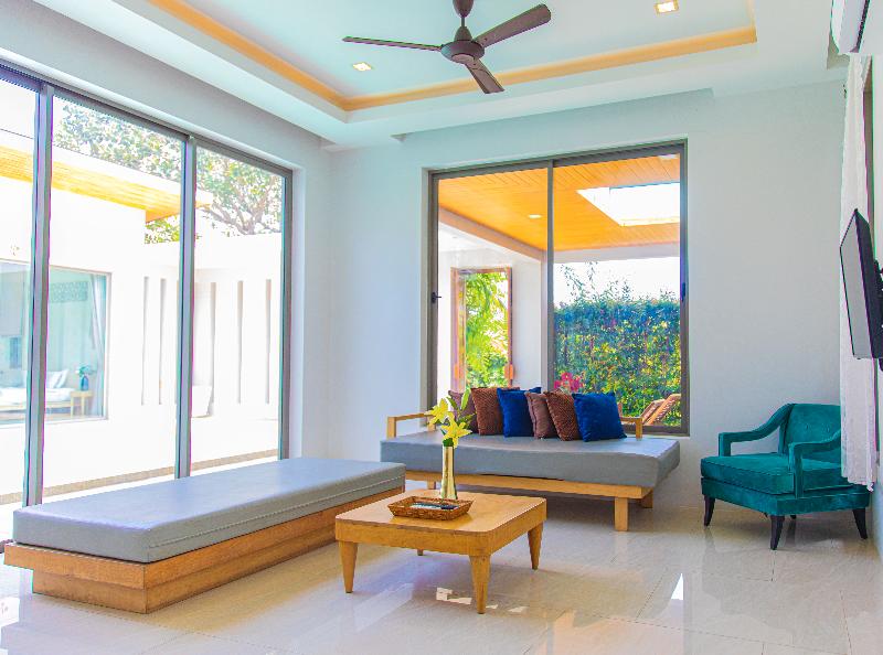 Alhambra Pool Villas & Pool Access Rooms - Oda