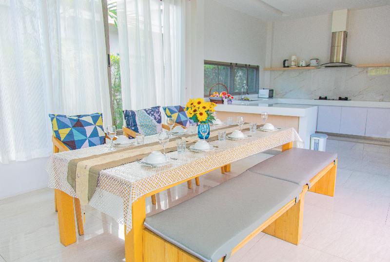 Alhambra Pool Villas & Pool Access Rooms - Oda