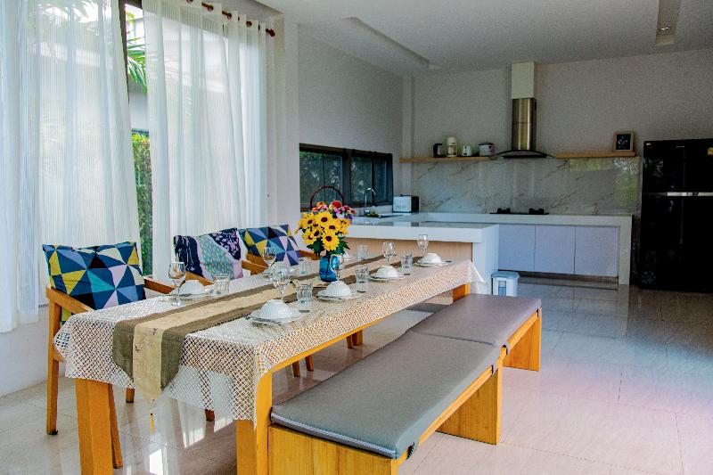 Alhambra Pool Villas & Pool Access Rooms - Oda