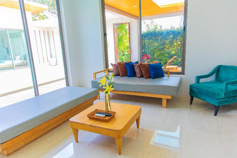 Alhambra Pool Villas & Pool Access Rooms - Oda