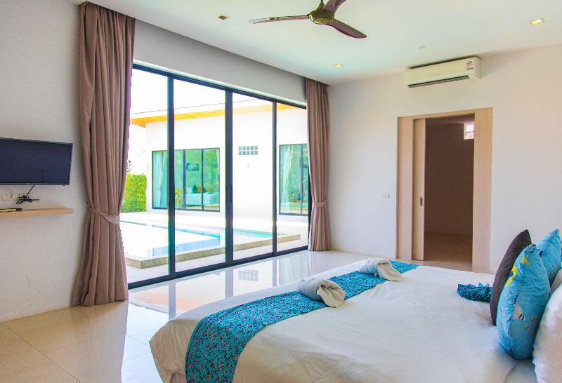 Alhambra Pool Villas & Pool Access Rooms - Oda