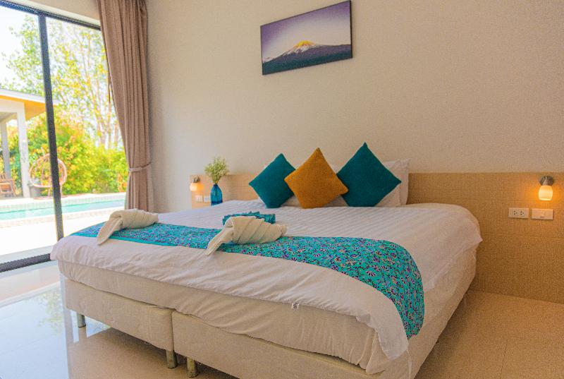 Alhambra Pool Villas & Pool Access Rooms - Oda
