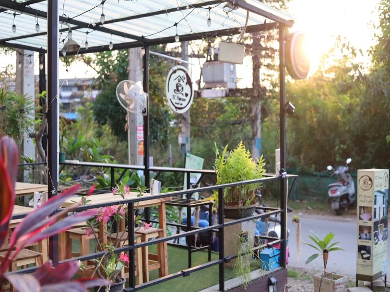 Tc House And Cafe - Genel