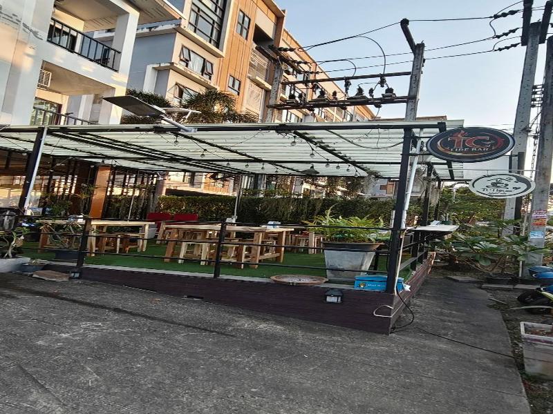 Tc House And Cafe - Teras