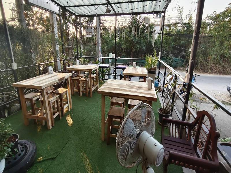 Tc House And Cafe - Teras