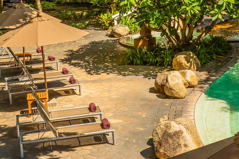 Woodlands Hotel and Resort - Teras