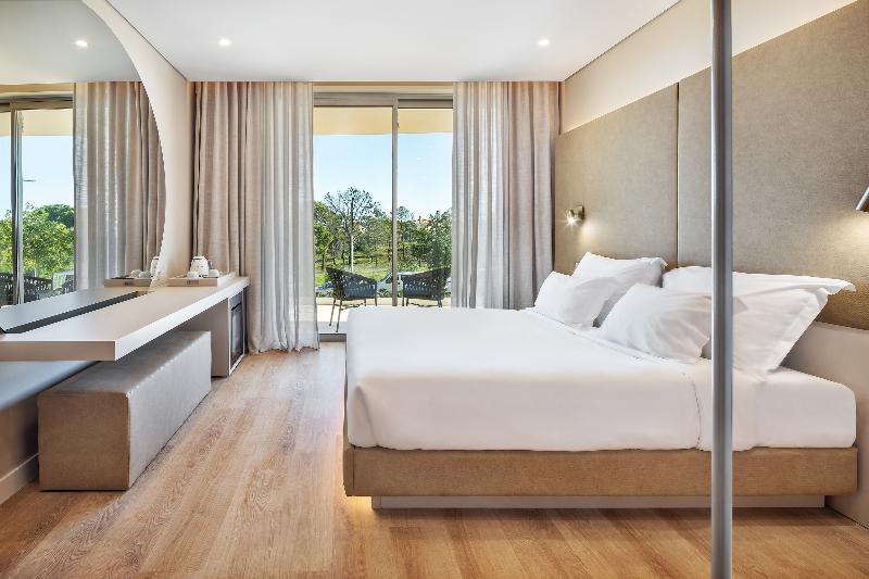 Castelo Suites Hotel - Oda