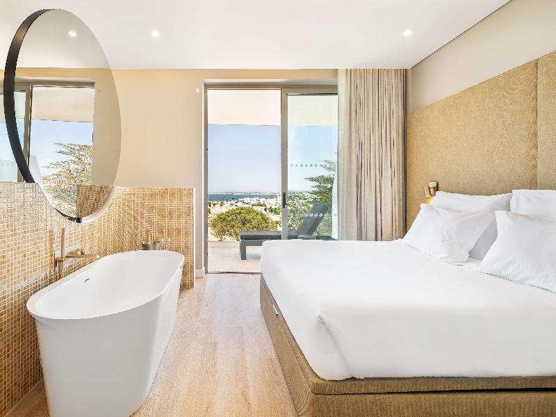 Castelo Suites Hotel - Oda