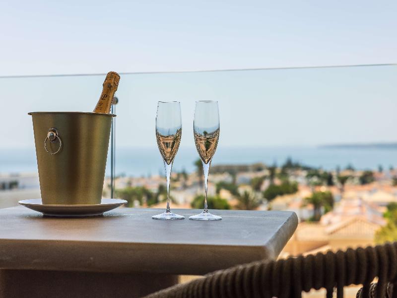 Castelo Suites Hotel - Oda